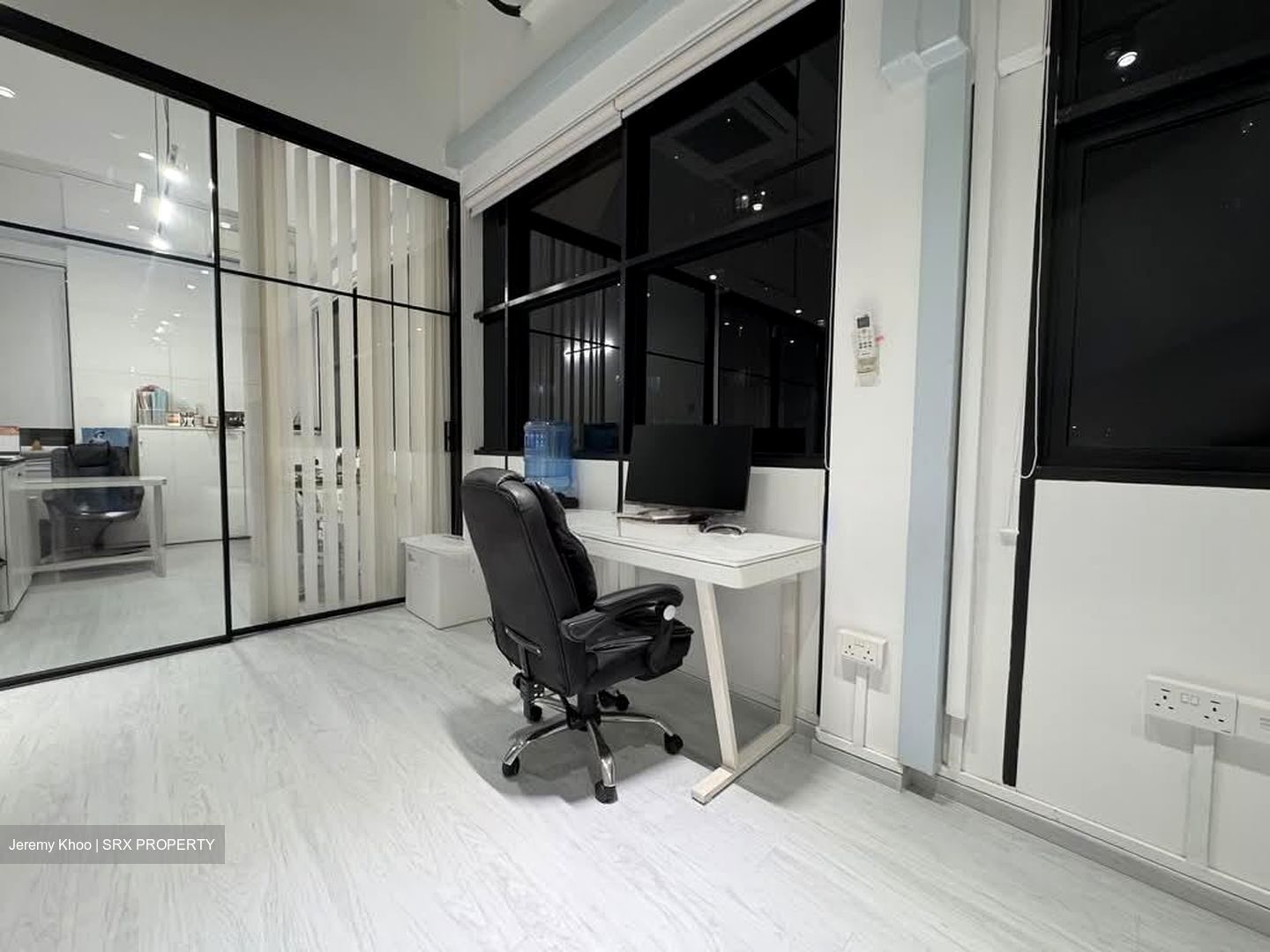Arcsphere (D14), Office #572111691